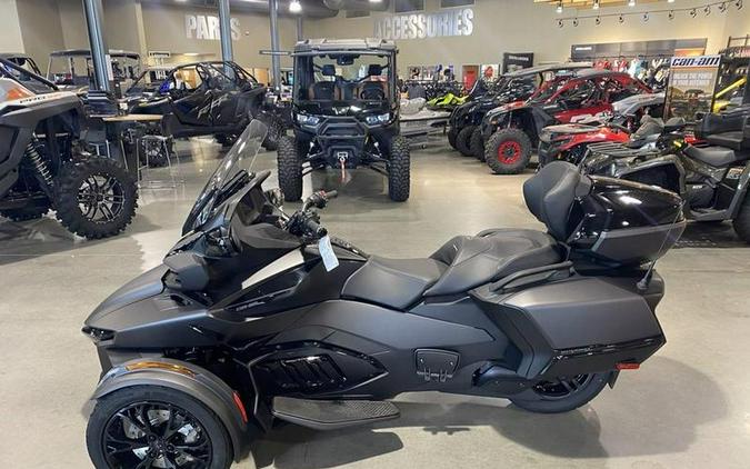 2023 Can-Am® Spyder RT Limited Dark Wheels