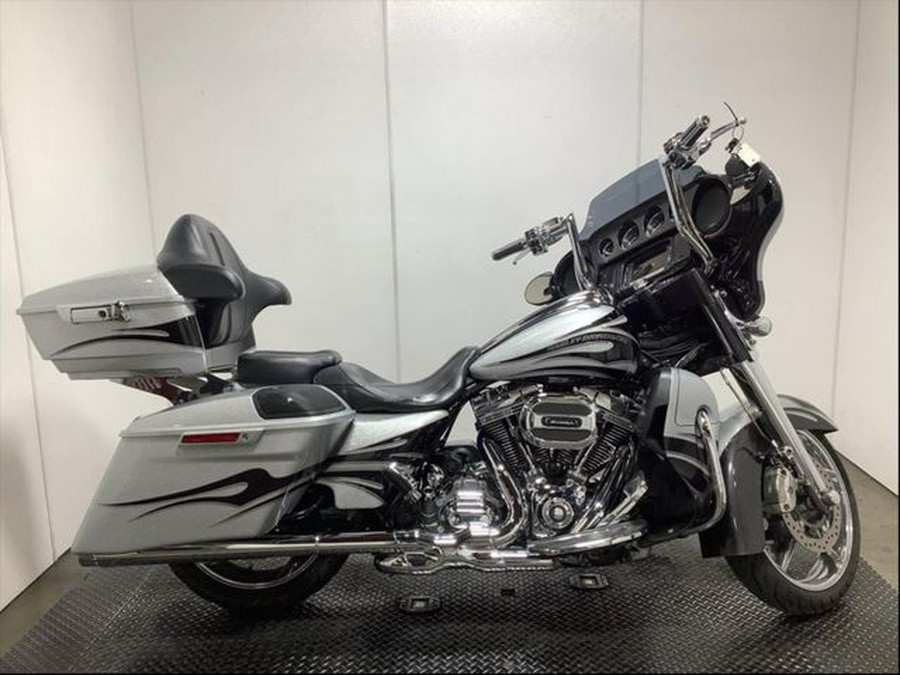 2015 Harley-Davidson Street Glide CVO