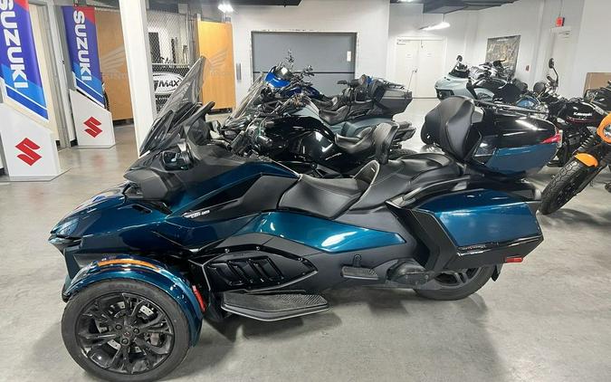 2024 Can-Am® Spyder F3 Limited Dark Wheels