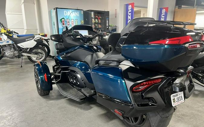 2024 Can-Am® Spyder F3 Limited Dark Wheels