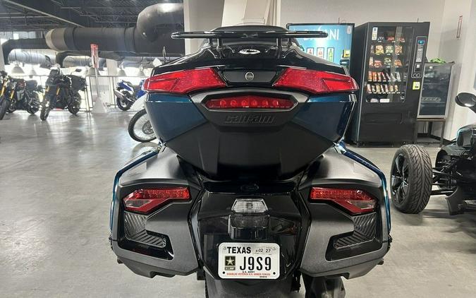 2024 Can-Am® Spyder F3 Limited Dark Wheels