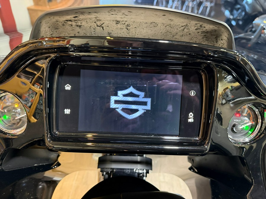 2023 Harley-Davidson Road Glide® 3