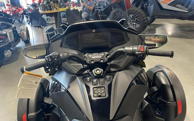 2023 Can-Am® Spyder RT Limited Dark Wheels