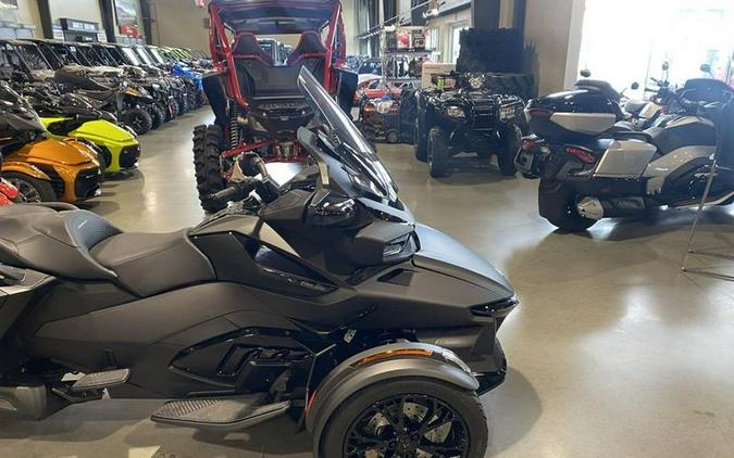 2023 Can-Am® Spyder RT Limited Dark Wheels