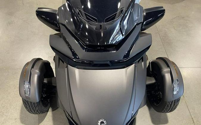 2023 Can-Am® Spyder RT Limited Dark Wheels