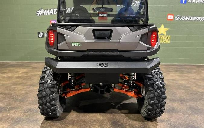 2017 Polaris® GENERAL™ 1000 EPS Deluxe Titanium Matte Metallic