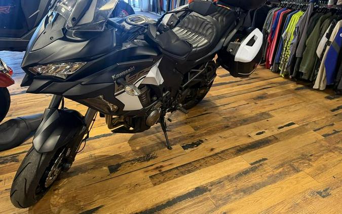 2019 Kawasaki Versys® 1000 SE LT+