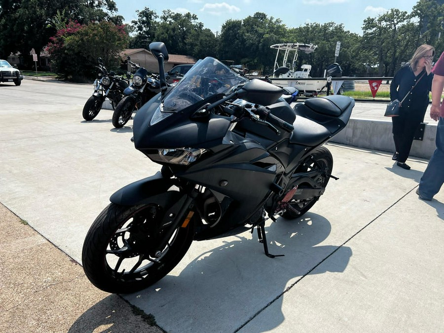 2017 Yamaha YZFR3AHB