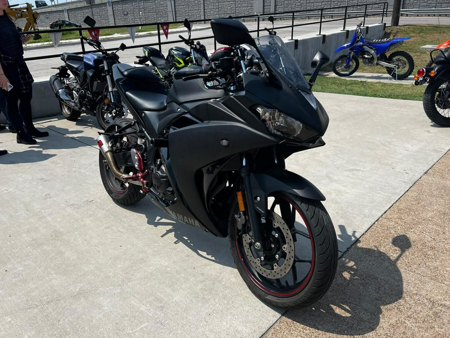 2017 Yamaha YZFR3AHB