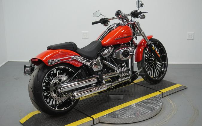 2026 Harley-Davidson® Breakout® Blood Orange Chrome Trim