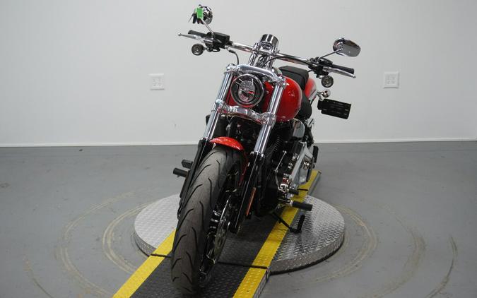 2026 Harley-Davidson® Breakout® Blood Orange Chrome Trim