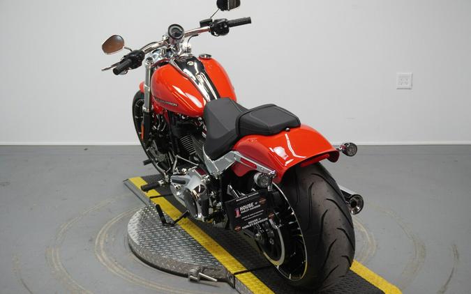 2026 Harley-Davidson® Breakout® Blood Orange Chrome Trim