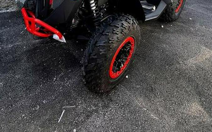 2022 Can-Am® Renegade X xc 1000R Chalk Gray & Magma Red