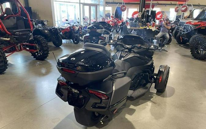 2023 Can-Am® Spyder RT Limited Dark Wheels