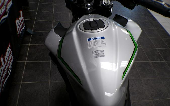 2024 Kawasaki Z7 Hybrid ABS