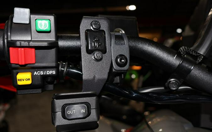 2026 Can-Am Renegade X mr 1000 R Hyper Silver & Legion Red