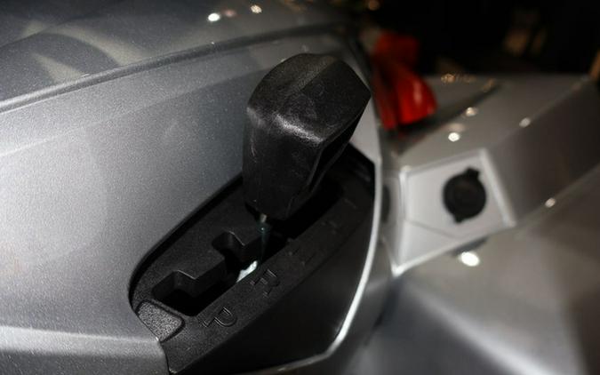 2026 Can-Am Renegade X mr 1000 R Hyper Silver & Legion Red