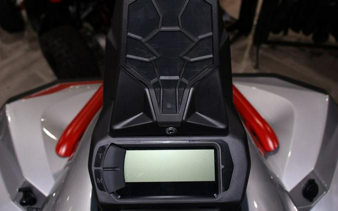 2026 Can-Am Renegade X mr 1000 R Hyper Silver & Legion Red