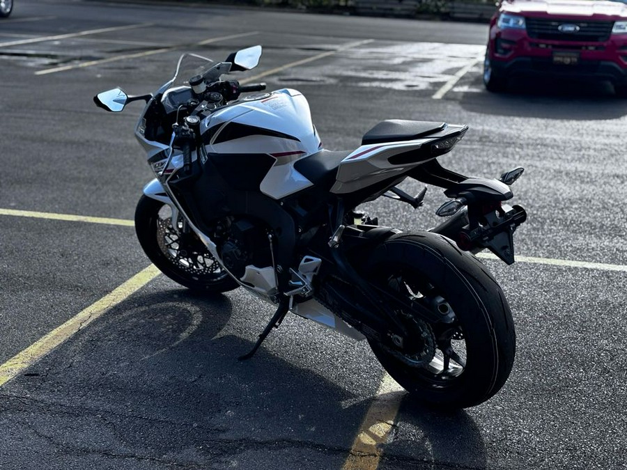 2026 Honda CBR1000RR Base