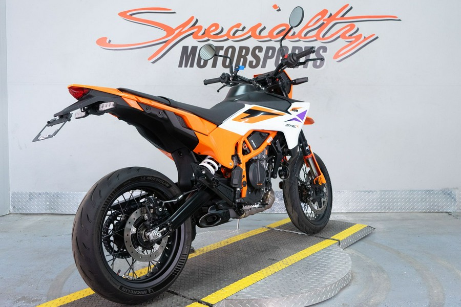 2026 KTM 390 SMC R