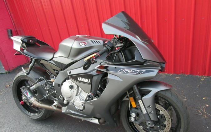 2016 Yamaha YZF-R1S