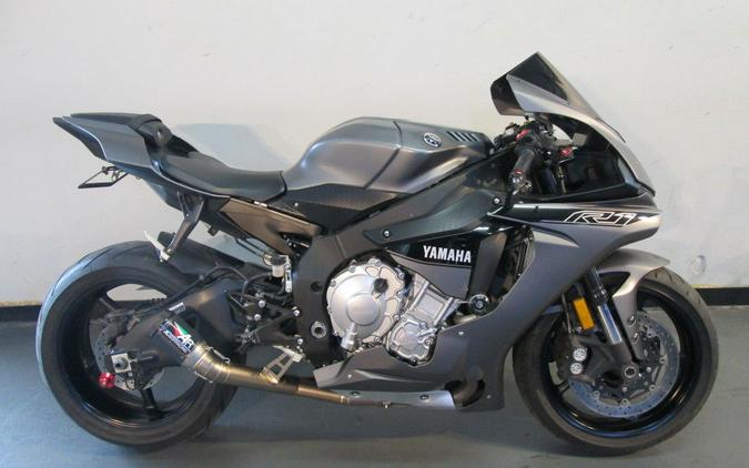 2016 Yamaha YZF-R1S