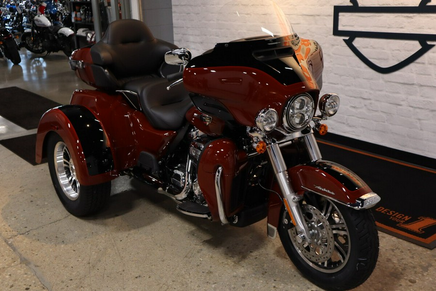 2024 Harley-Davidson Tri Glide Ultra Trike FLHTCUTG