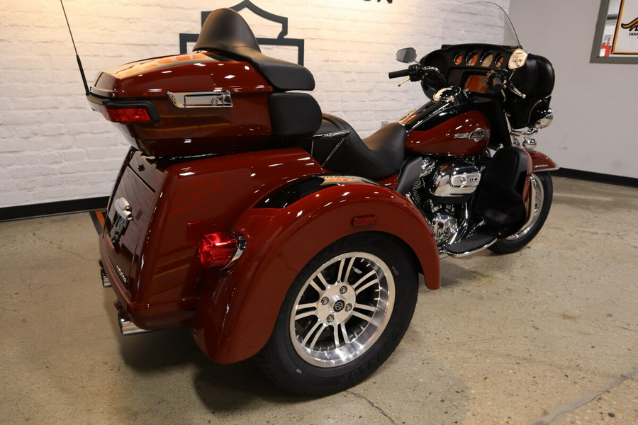 2024 Harley-Davidson Tri Glide Ultra Trike FLHTCUTG