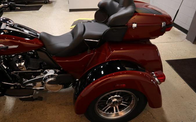 2024 Harley-Davidson Tri Glide Ultra Trike FLHTCUTG