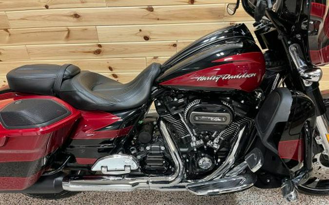 2017 Harley-Davidson CVO™ Street Glide®