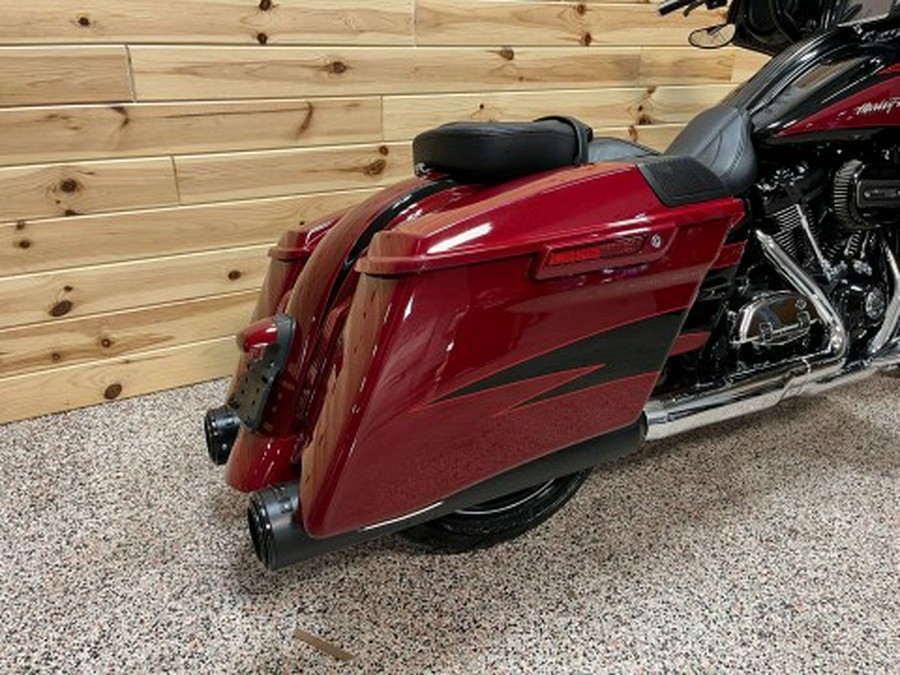 2017 Harley-Davidson CVO™ Street Glide®