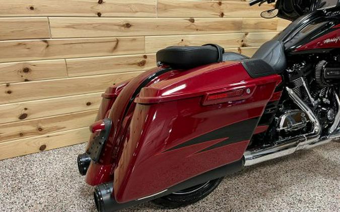 2017 Harley-Davidson CVO™ Street Glide®