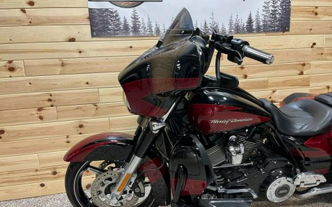 2017 Harley-Davidson CVO™ Street Glide®
