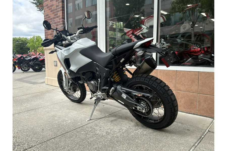 2026 DesertX V2 - Ducati