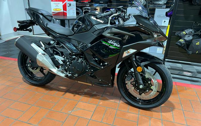 2024 Kawasaki Ninja 500 Review [14 Fast Facts]