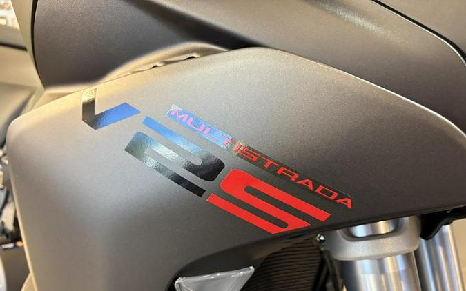 2025 Ducati Multistrada V2 S Storm Green