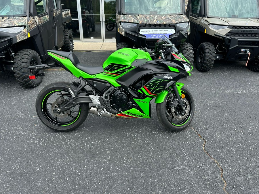 2023 Kawasaki Ninja 650 KRT Edition