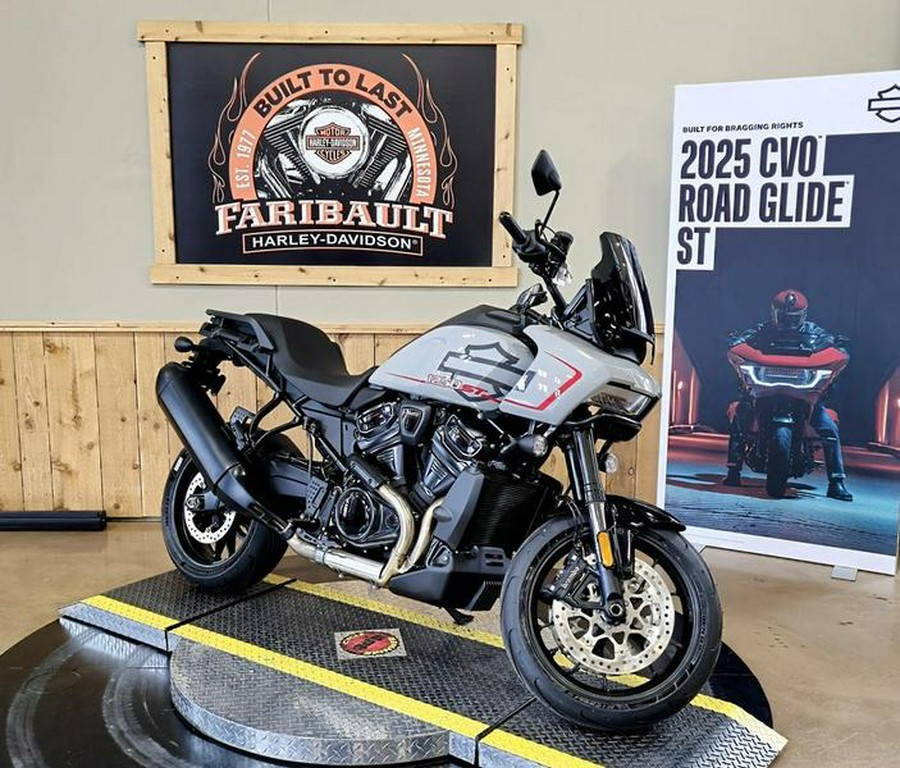 2025 Harley-Davidson® RA1250ST - Pan America® 1250 ST