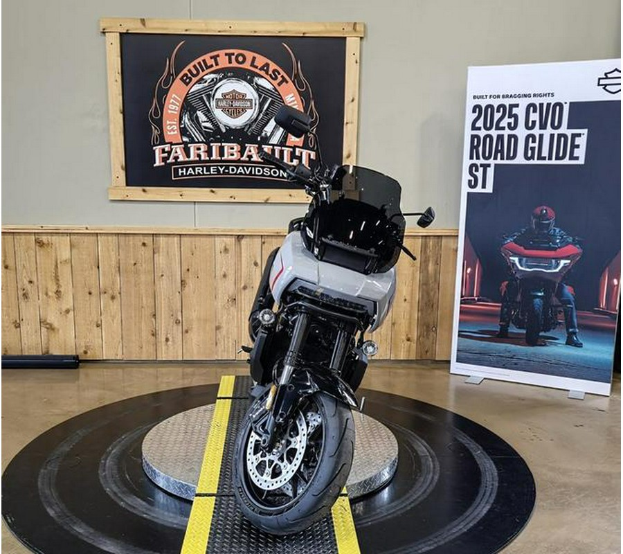 2025 Harley-Davidson® RA1250ST - Pan America® 1250 ST