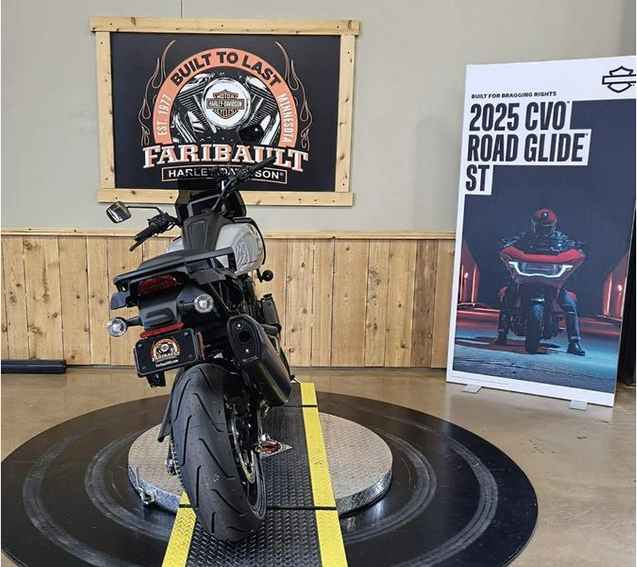 2025 Harley-Davidson® RA1250ST - Pan America® 1250 ST