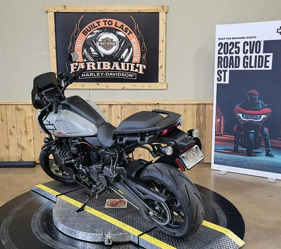 2025 Harley-Davidson® RA1250ST - Pan America® 1250 ST