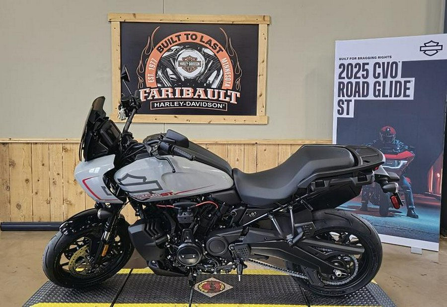 2025 Harley-Davidson® RA1250ST - Pan America® 1250 ST