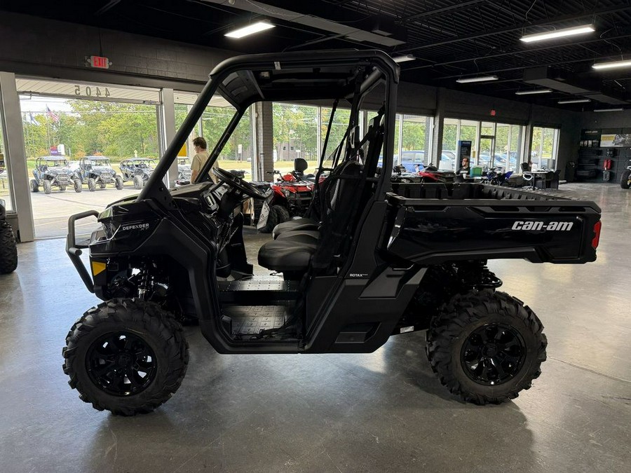 2025 Can-Am® Defender XT HD10