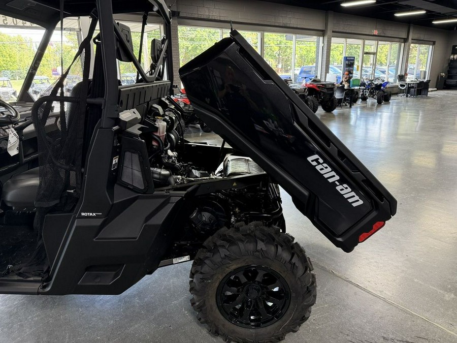 2025 Can-Am® Defender XT HD10