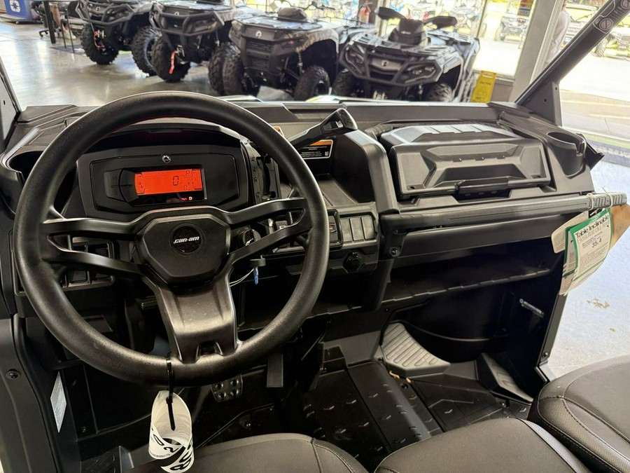 2025 Can-Am® Defender XT HD10