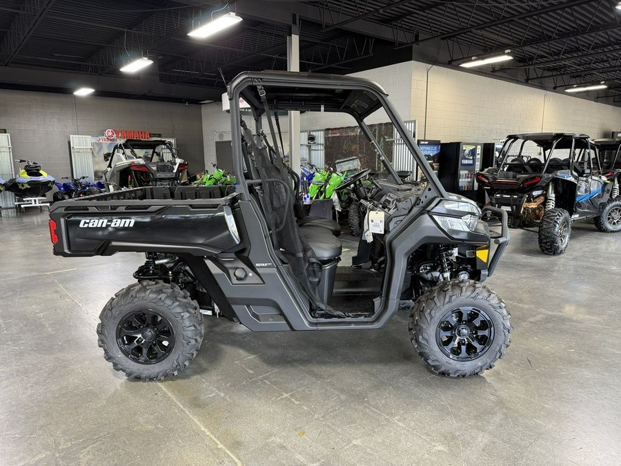 2025 Can-Am® Defender XT HD10