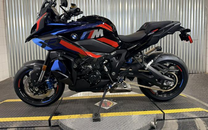 2026 BMW Motorrad M 1000 XR