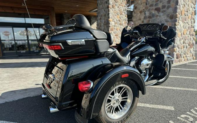 2014 Harley-Davidson Trike FLHTCUTG - Tri Glide Ultra