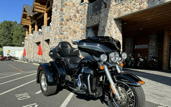 2014 Harley-Davidson Trike FLHTCUTG - Tri Glide Ultra