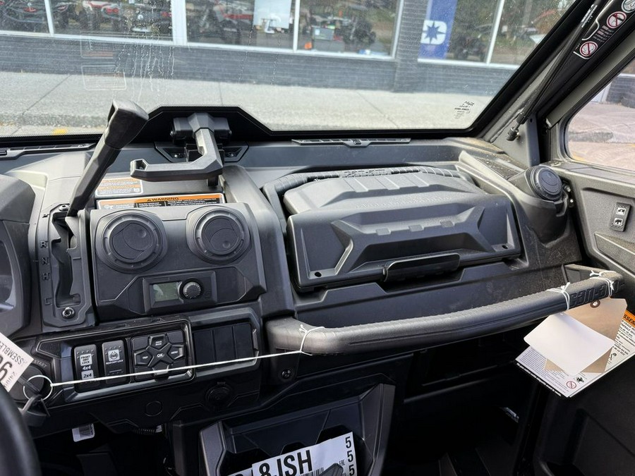 2025 Can-Am® Defender Limited HD10 Desert Tan & Stealth Black